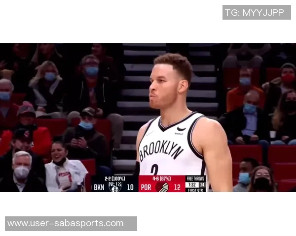 爱德华兹首节火力全开半场高效得分助球队继续进攻展现强大实力